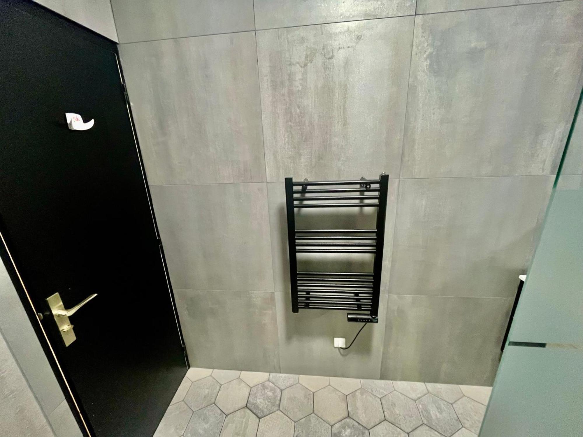 Le Borrigo Pick Up Airport Apartment Menton Exterior photo