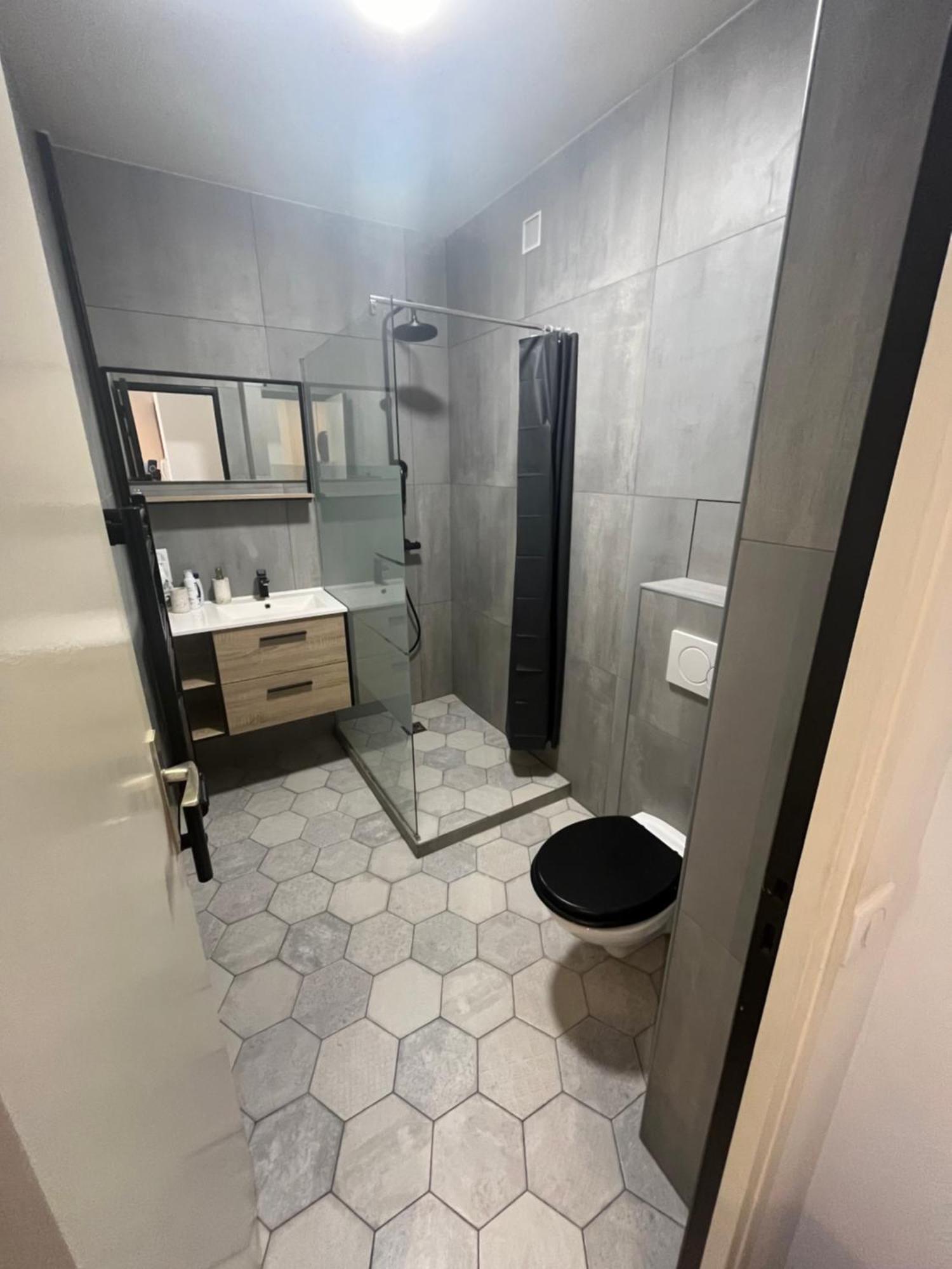 Le Borrigo Pick Up Airport Apartment Menton Exterior photo
